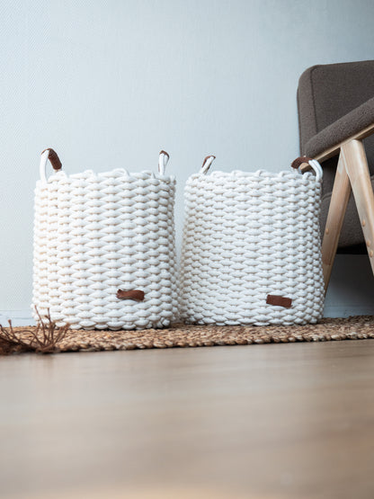 KidsDepot Korbo mandenset L – set van 2 grote katoenen opbergmanden met handvatten | Wit & leerlook details
