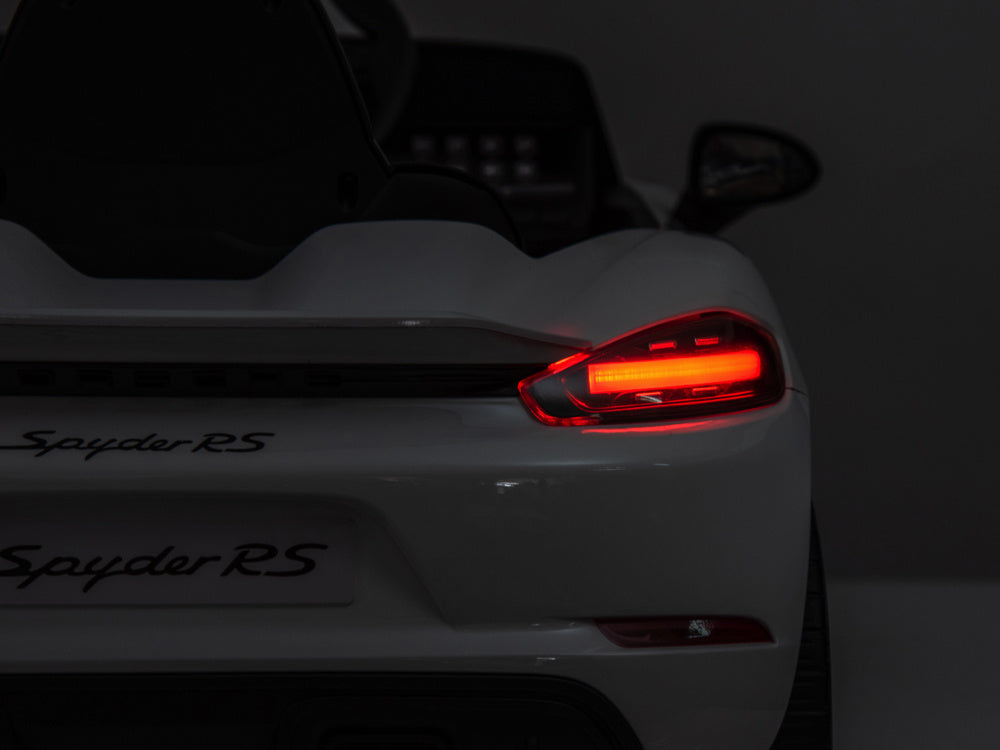 Porsche Spyder RS 12V kinderauto – luxe elektrische sportwagen met rubberen banden, leren zitje & afstandsbediening | Kiddoplay