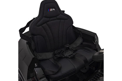 BMW M4 12V kinderauto – luxe elektrische sportwagen met rubberen banden, leren zitje & afstandsbediening | Kiddoplay