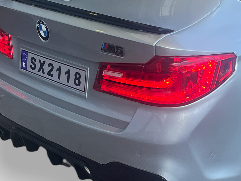 Bmw M5, Leder Zitje, Rubberen Banden, Kinder Accu Auto!